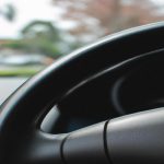 Nadsterowność i podsterowność – Jak je rozpoznać?